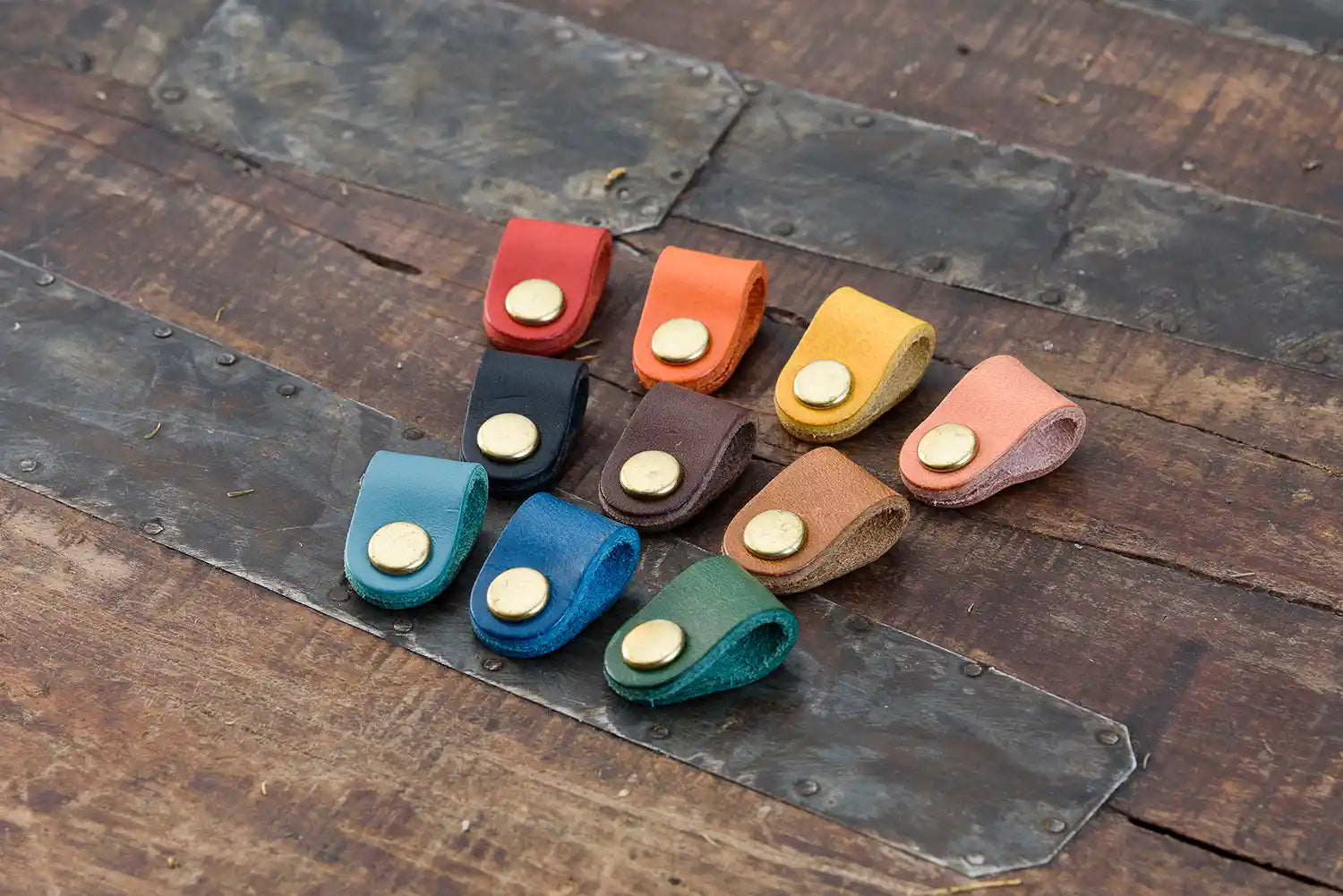 ABURI LEATHER CLIP